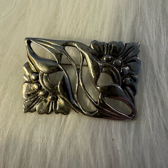 Sterling Silver Rectangular Floral Brooch/Pin - Picture 1 of 3